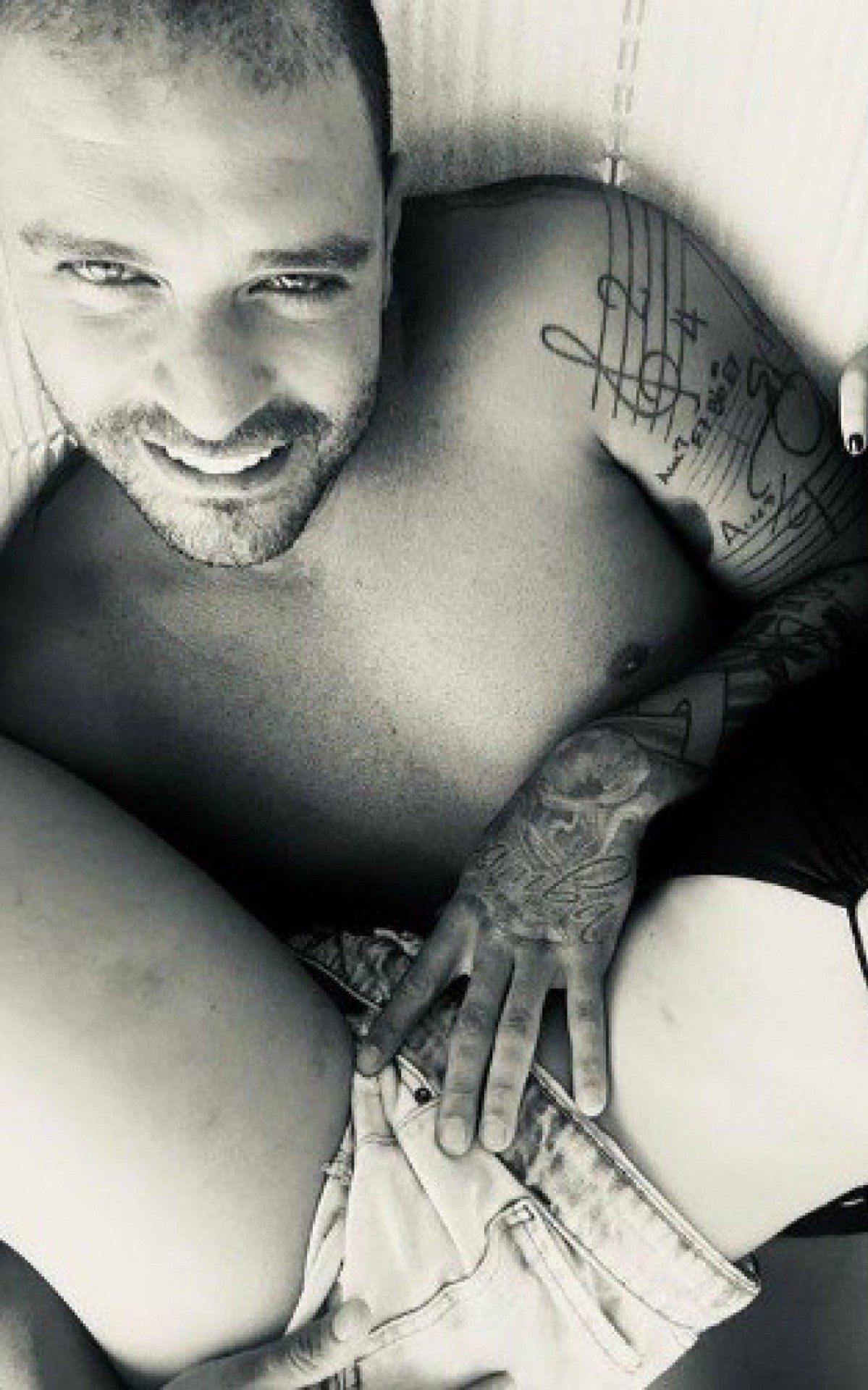 Diogo Nogueira contou detalhes sobre in&iacute;cio do namoro com Paolla Oliveira 