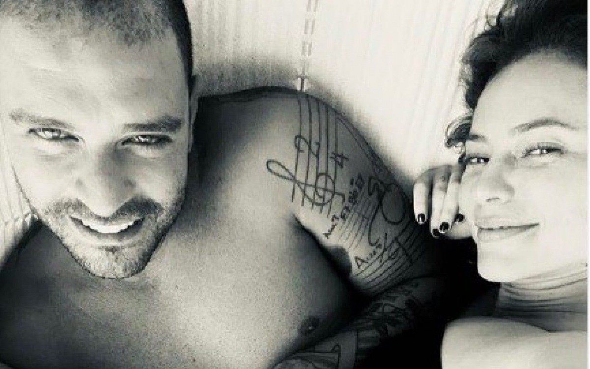 Diogo Nogueira contou detalhes sobre início do namoro com Paolla Oliveira 