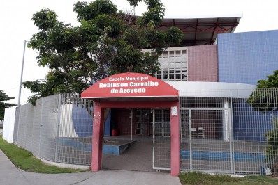 Diretor de Escola Municipal Robinson Azevedo, em Cabo Frio, é acusado de estupro por aluna