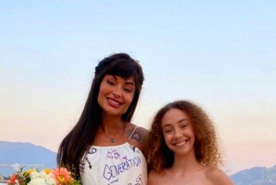 Alana Calabria, Aline Riscado e mais atores no elenco do filme 'Operação Unfollow'