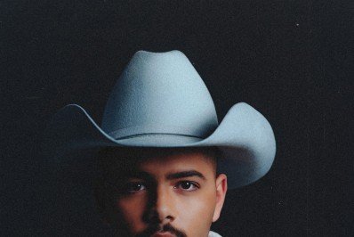 Pedro Sampaio recebe críticas após cantar música de Vanessa da Mata ao vivo