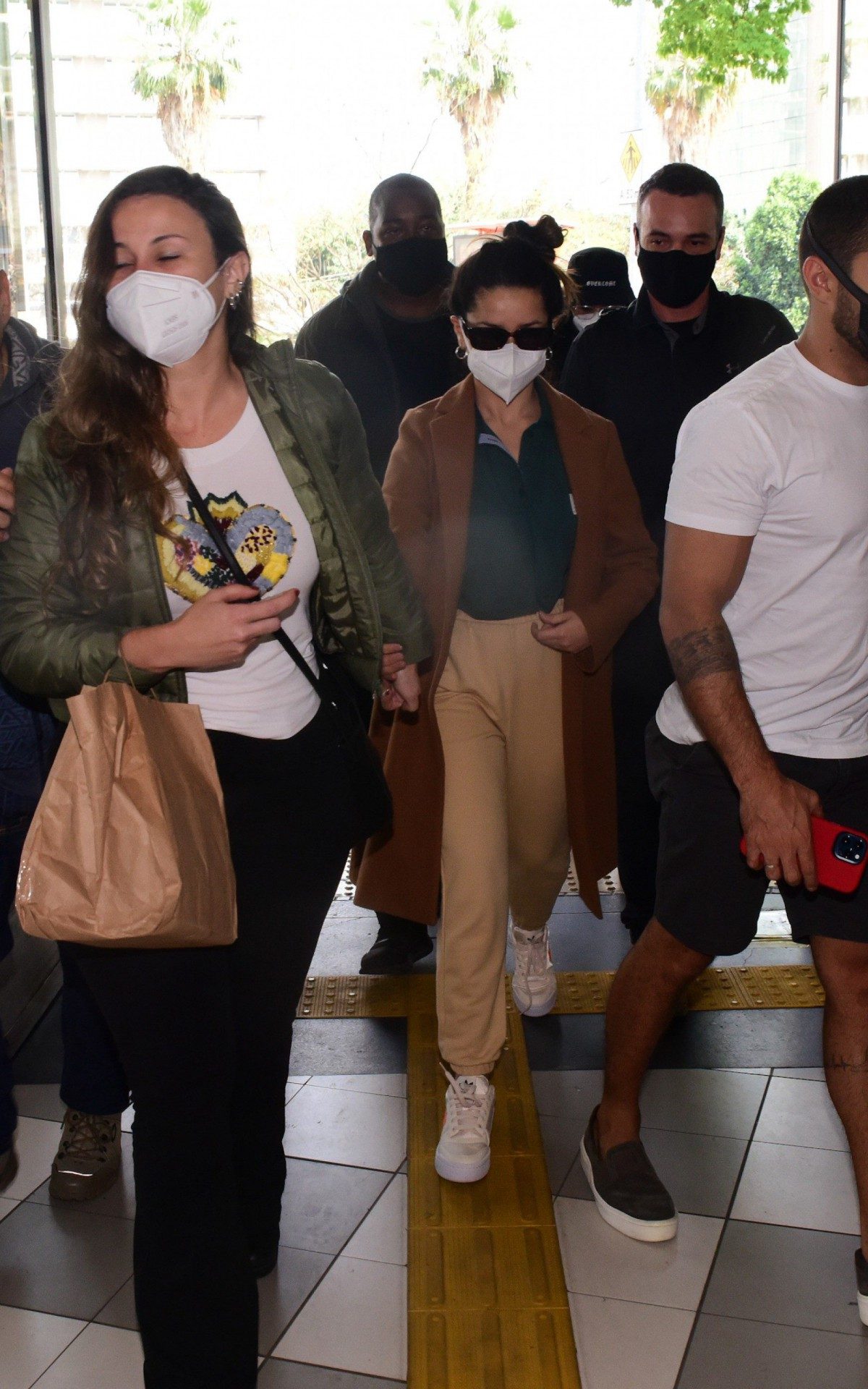 Juliette embarca no Aeroporto de Congonhas, em São Paulo, na manhã deste sábado