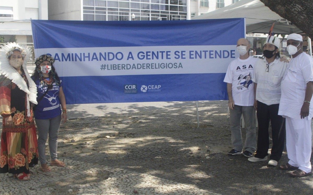 Caminhada em defesa da liberdade Religiosa em Copacabana neste Domingo (19). - Marcos Porto/Agencia O Dia