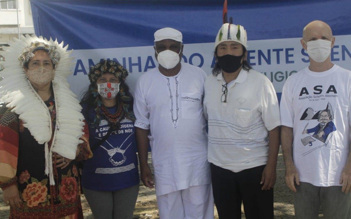 Representantes religiosos se unem na 14&ordf; Caminhada em Defesa da Liberdade Religiosa - Marcos Porto/Ag&ecirc;ncia O Dia