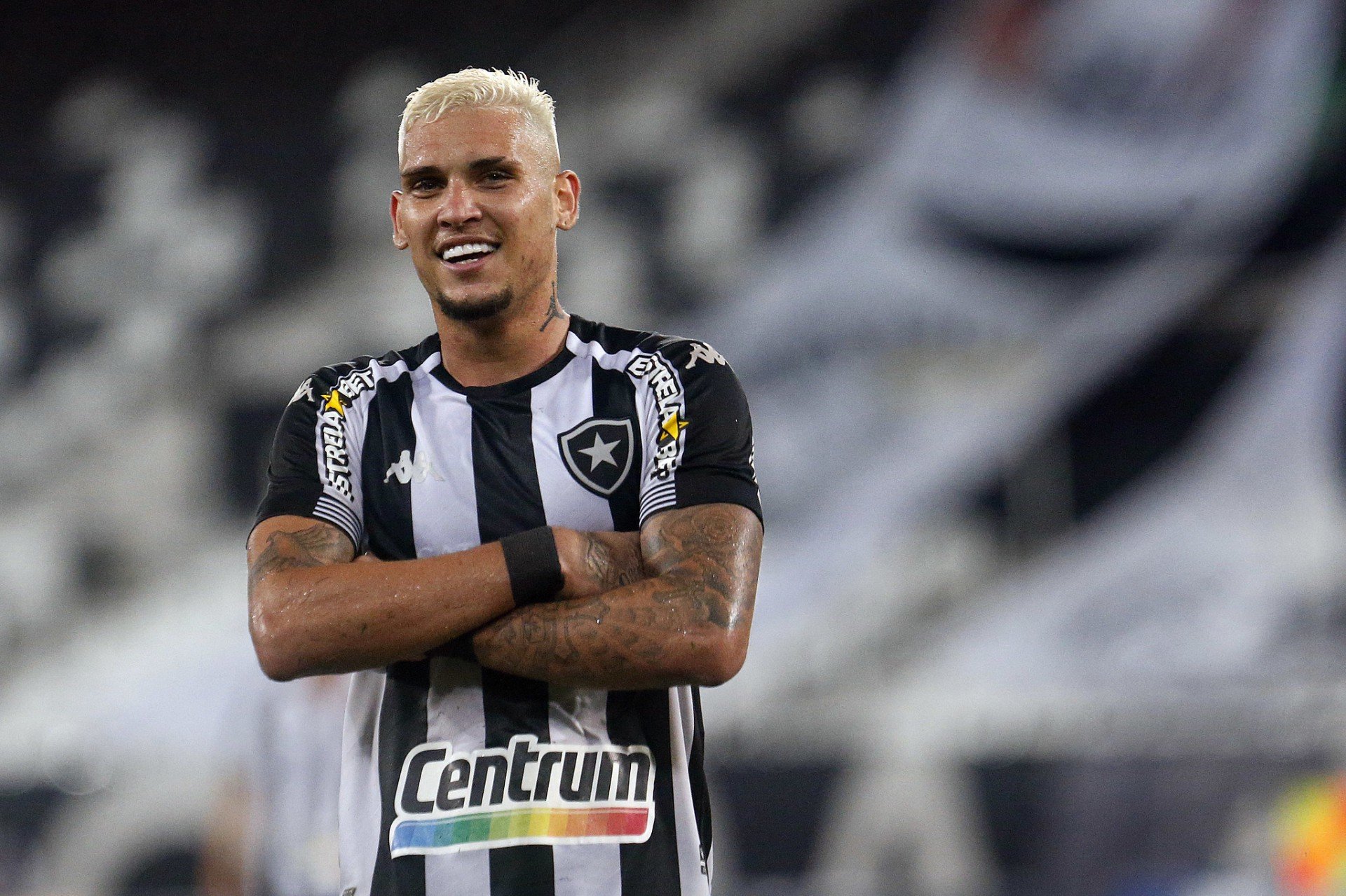 Rafael Navarro comemora boa fase no Botafogo e destaca: ‘Muito feliz’