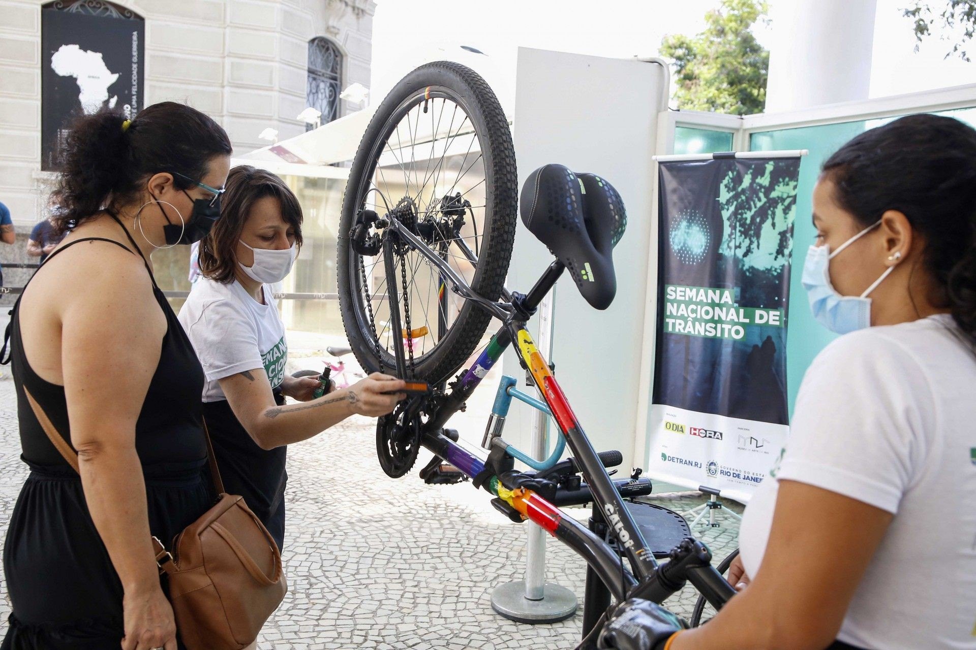 Oficina de manutenção de bicicleta fez sucesso entre o público - Eduardo Uzal