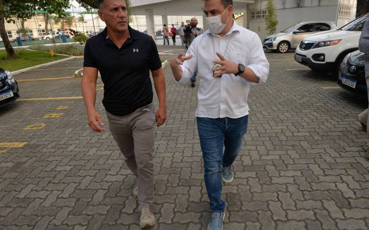 O piloto de helic&oacute;ptero Ad&ocirc;nis Lima