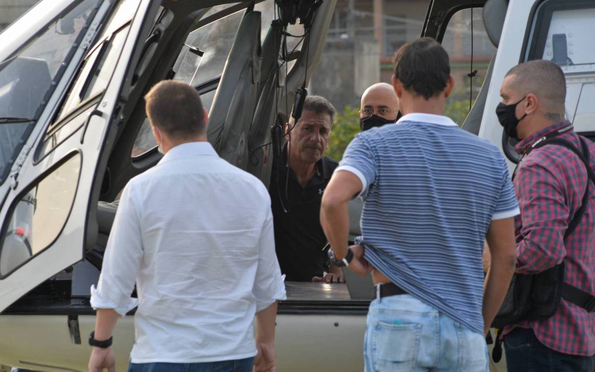 Helic&oacute;ptero foi sequestrado por dois criminosos para resgatar preso