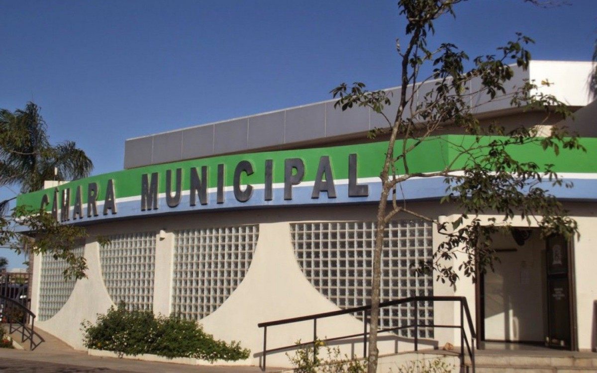 Parlamentares est&atilde;o desconfiados com tanta "catimba" do prefeito