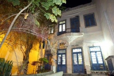 Polícia prende grupo investigado por marcar encontros sexuais, dopar e extorquir vítimas