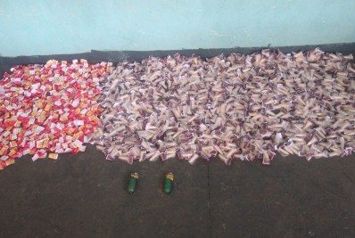 PM apreende 2 granadas e mais de 1,4 pinos de cocaína em Volta Redonda