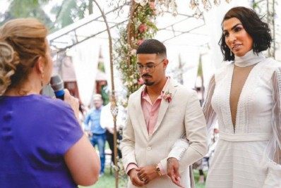 Pepita e marido renovam os votos de casamento