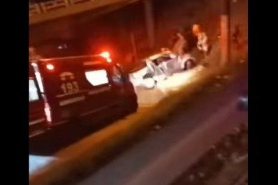 Colisão entre caminhonete e moto é registrada em Volta Redonda