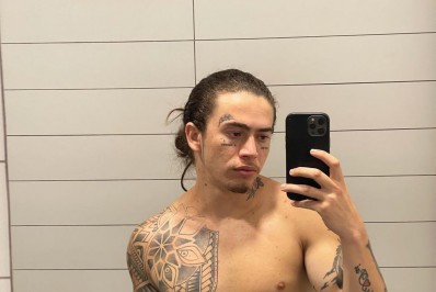 Whindersson posa sem camisa e brinca: 'Mais dois meses e Cauã Reymond perde emprego'
