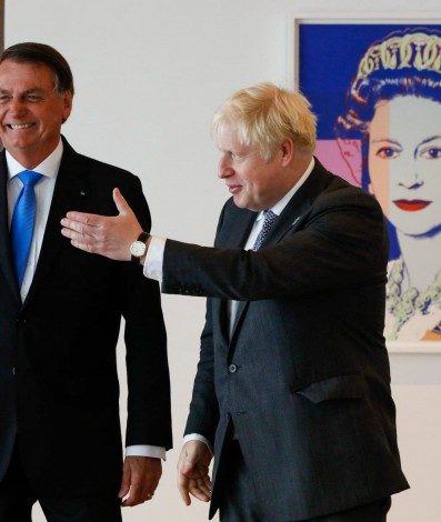 20/09/2021 - Encontro com o Primeiro Ministro do Reino Unido, Boris Johnson (Nova Iorque - EUA, 20/09/2021) Presidente da República Jair Bolsonaro, durante encontro com o Primeiro Ministro do Reino Unido, Boris Johnson. Foto: Alan Santos/PR