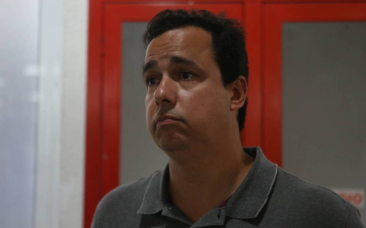 Rio,21/09/2021-JACAREZINHO, Cidade da Policia, depoimento do pilloto do helicopitero que levou criminosos para Angra dos Reis,os criminosos pretendiam resgatar um detento no Complexo Penitenciario  de Gericino em Bangu. Na foto, Leandro Mon&ccedil;ores de Araujo .Foto: Cleber Mendes/Ag&ecirc;ncia O Dia