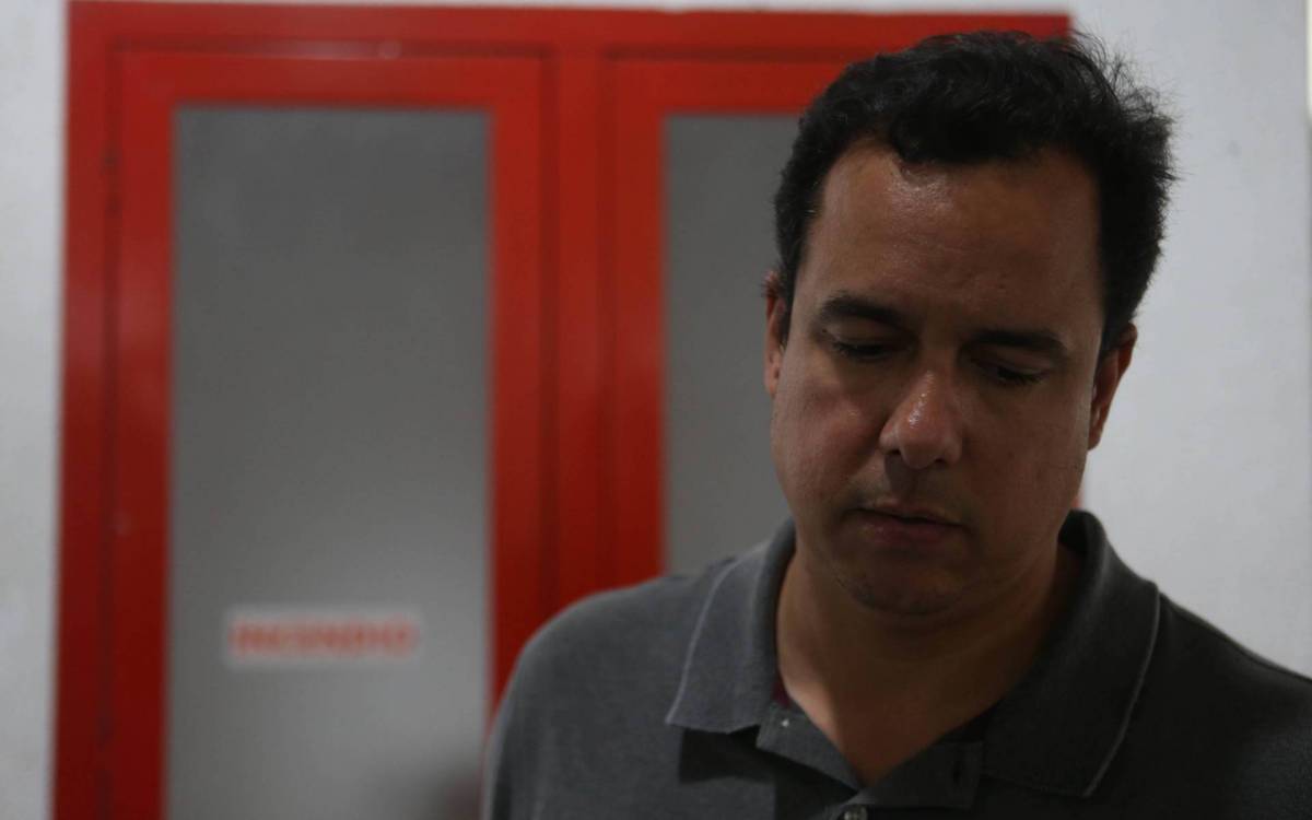 Rio,21/09/2021-JACAREZINHO, Cidade da Policia, depoimento do pilloto do helicopitero que levou criminosos para Angra dos Reis,os criminosos pretendiam resgatar um detento no Complexo Penitenciario  de Gericino em Bangu. Na foto, Leandro Mon&ccedil;ores de Araujo .Foto: Cleber Mendes/Ag&ecirc;ncia O Dia