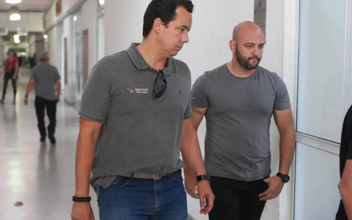 Rio,21/09/2021-JACAREZINHO, Cidade da Policia, depoimento do pilloto do helicopitero que levou criminosos para Angra dos Reis,os criminosos pretendiam resgatar um detento no Complexo Penitenciario  de Gericino em Bangu. Na foto, Leandro Mon&ccedil;ores de Araujo .Foto: Cleber Mendes/Ag&ecirc;ncia O Dia