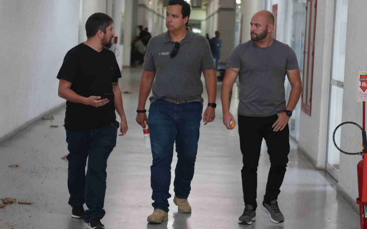 Rio,21/09/2021-JACAREZINHO, Cidade da Policia, depoimento do pilloto do helicopitero que levou criminosos para Angra dos Reis,os criminosos pretendiam resgatar um detento no Complexo Penitenciario  de Gericino em Bangu. Na foto, Leandro Mon&ccedil;ores de Araujo .Foto: Cleber Mendes/Ag&ecirc;ncia O Dia