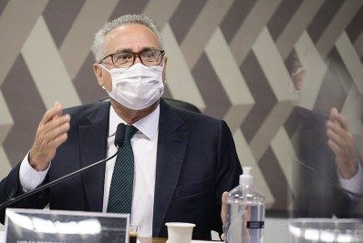 Renan Calheiros diz que Bolsonaro 'com certeza' estará na lista de indiciados da CPI