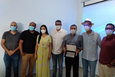 Prefeito participa de solenidade de reconhecimento aos profissionais do HRDV