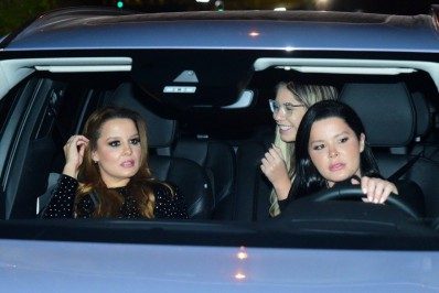 Marília Mendonça, Maiara e Maraisa são vistas entrando em motel de São Paulo