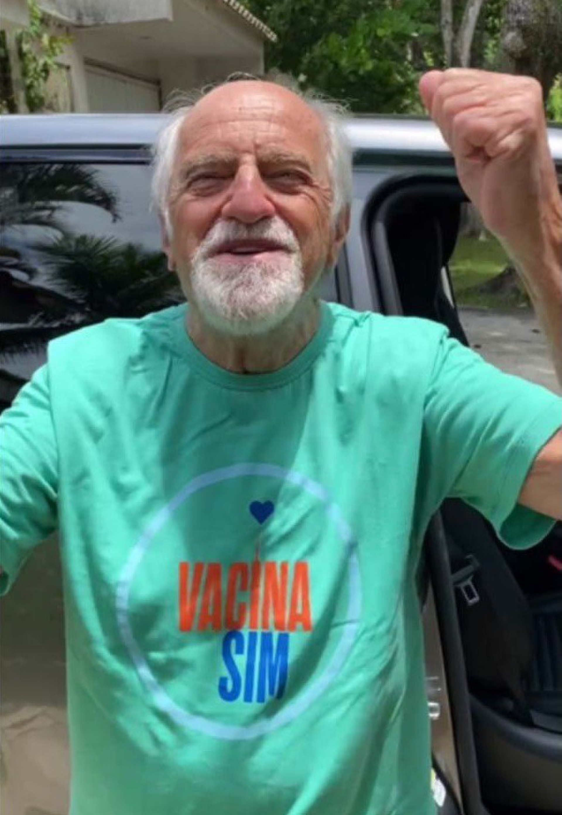 Ary Fontoura toma dose de reforço da vacina contra Covid-19 - Reprodução