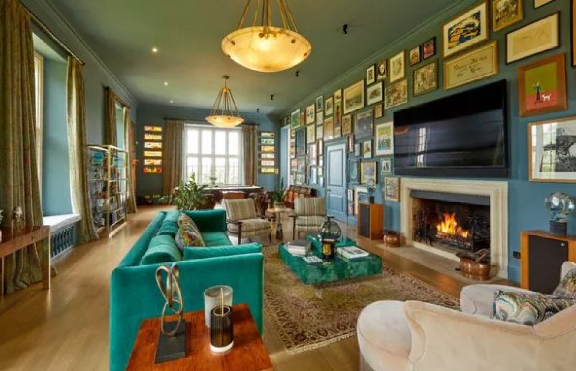 Robbie Williams coloca mansão à venda por R$ 49 milhões - Reprodução / Frank Knight