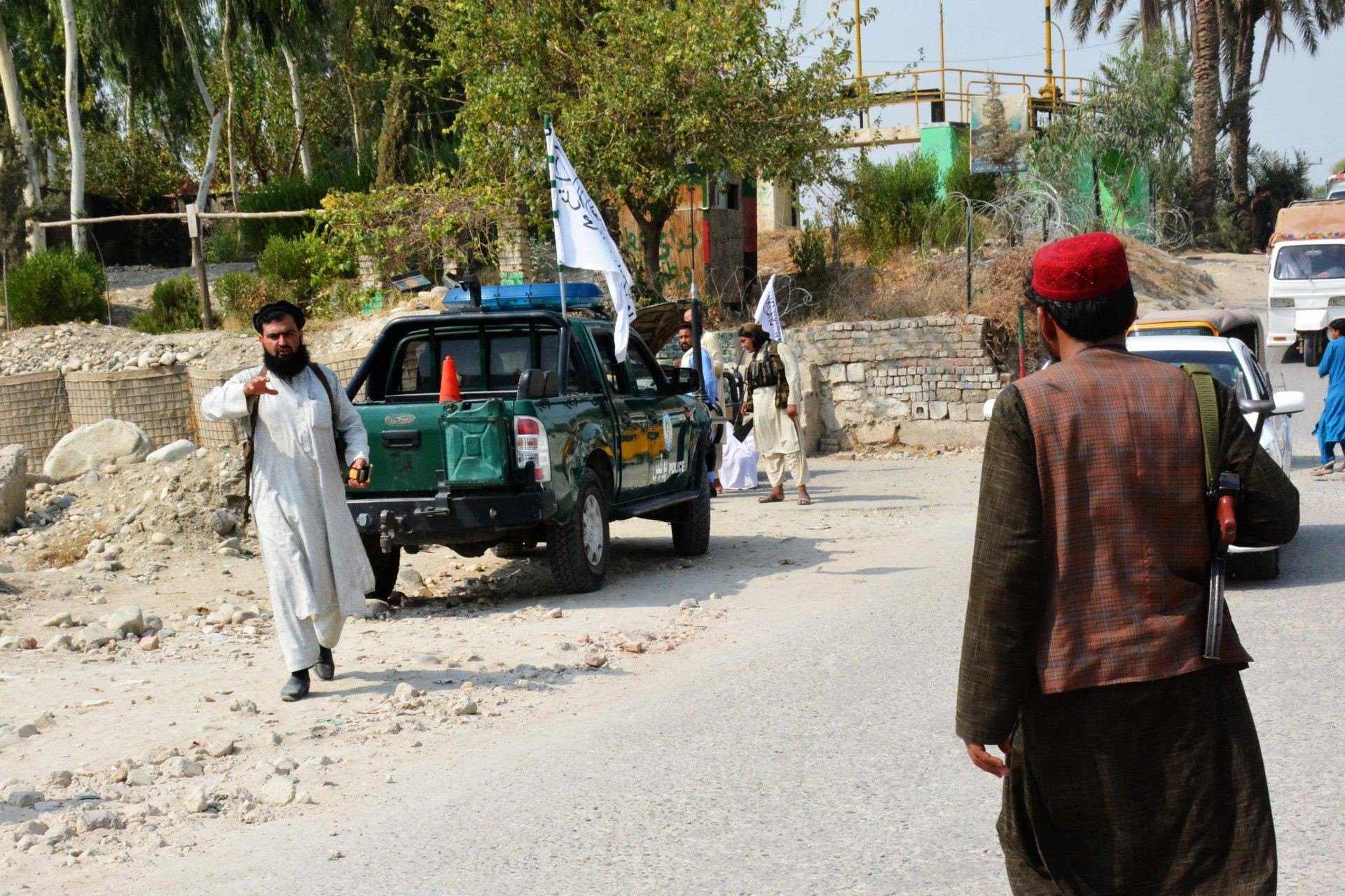 Dois talibãs e um civil morrem em ataque na cidade afegã de Jalalabad