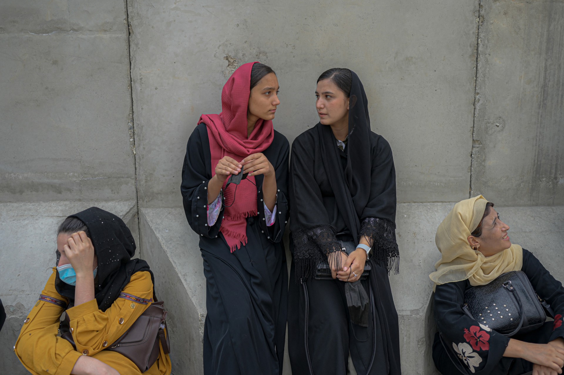Apesar do medo, mulheres defendem seus direitos no Afeganistão