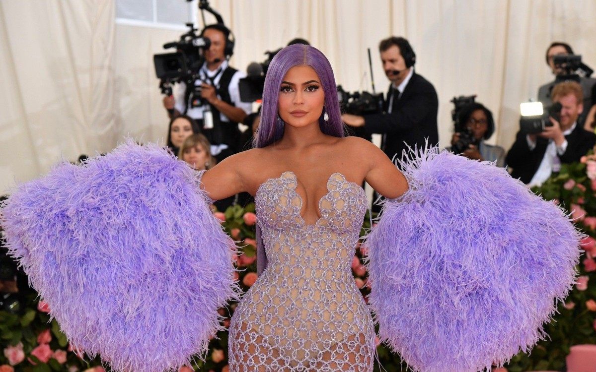 Kylie Jenner lan&ccedil;a marca de produtos para beb&ecirc;s
