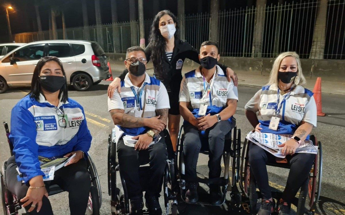  Let&iacute;cia Sabatella