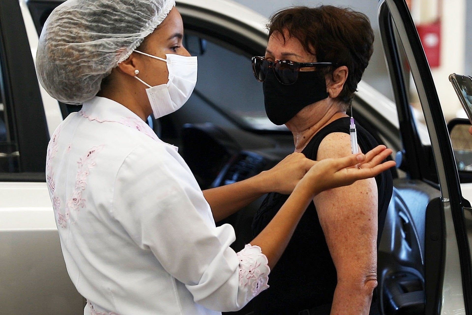 Mais de 4,3 mil pessoas são vacinadas em repescagem contra Covid em Macaé