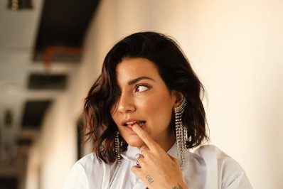 Gabi Prado tatua parte íntima e mostra resultado para seguidores