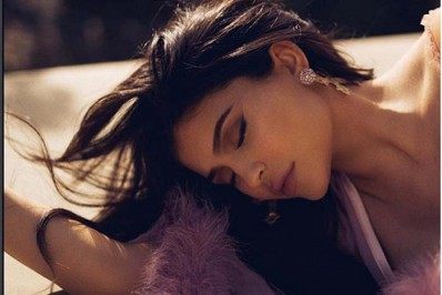 Kylie Jenner anuncia marca de produtos para bebês