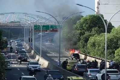 Incêndio interdita Elevado Paulo de Frontin sentido Centro na tarde desta quarta-feira