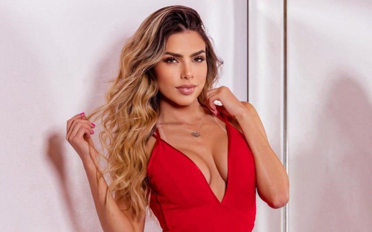 Erika Schneider ganhou a prova do fazendeiro e convidou Rico e Medrado para a live 