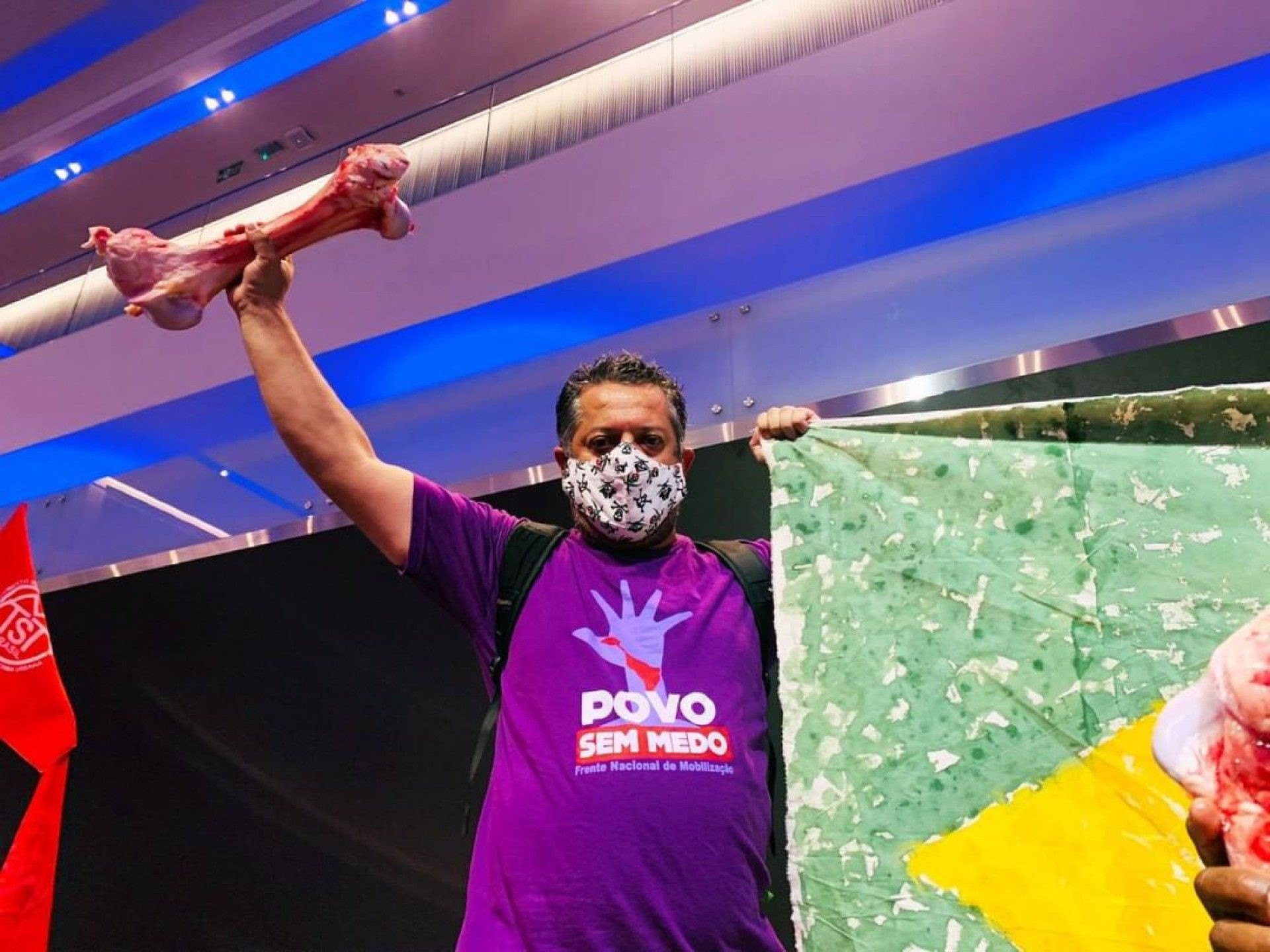 MTST invade Bolsa de Valores para protestar contra fome e inflação alta - Reprodução Instagram