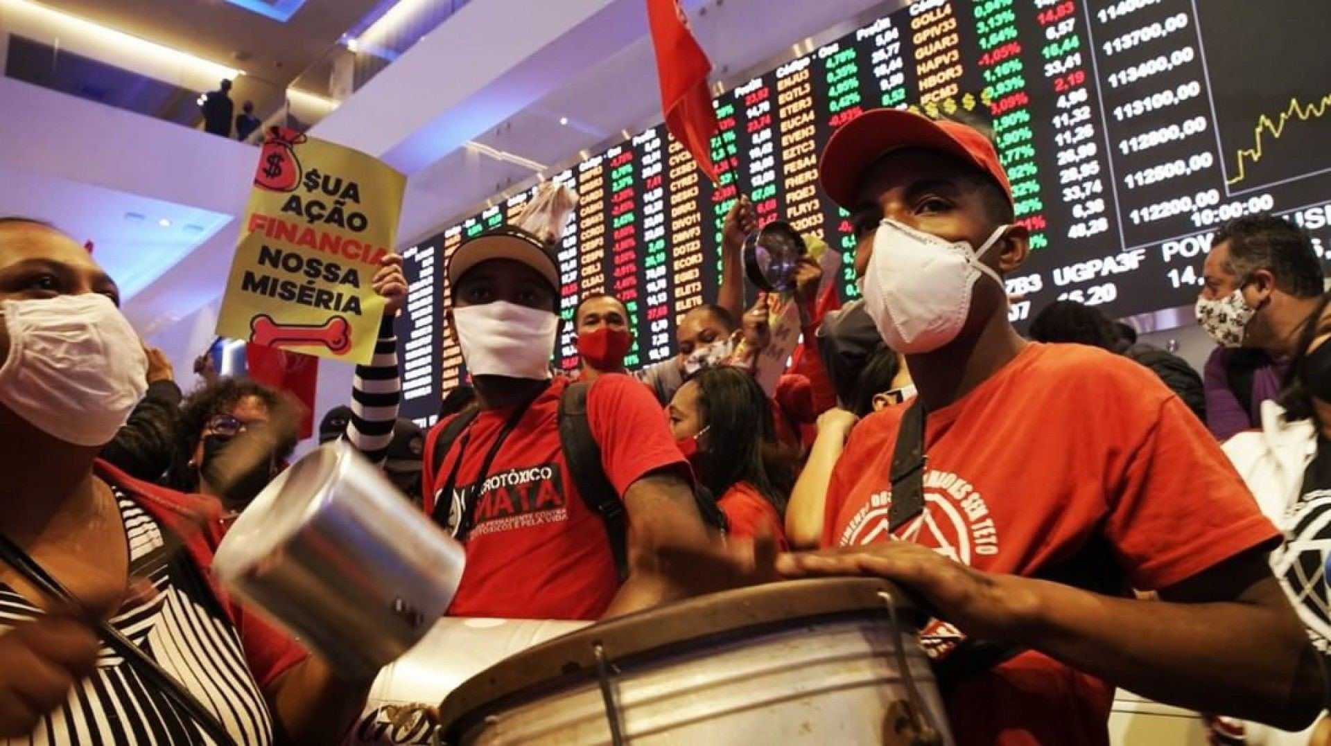 MTST invade Bolsa de Valores para protestar contra fome e inflação alta - Reprodução Instagram