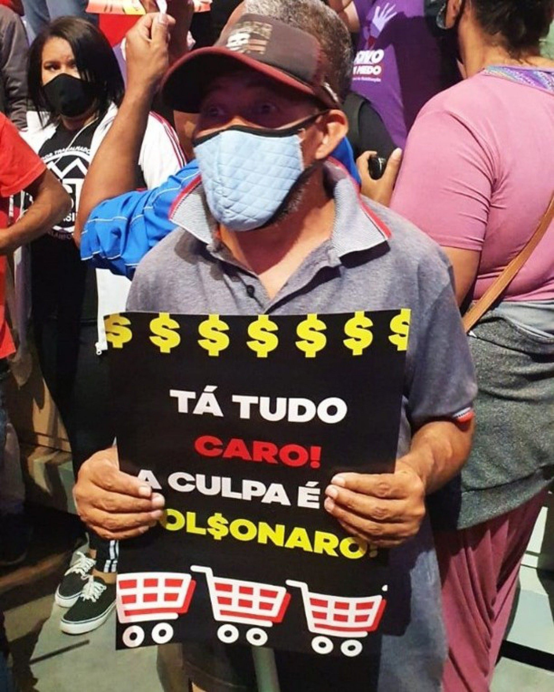 MTST invade Bolsa de Valores para protestar contra fome e inflação alta - Reprodução Instagram