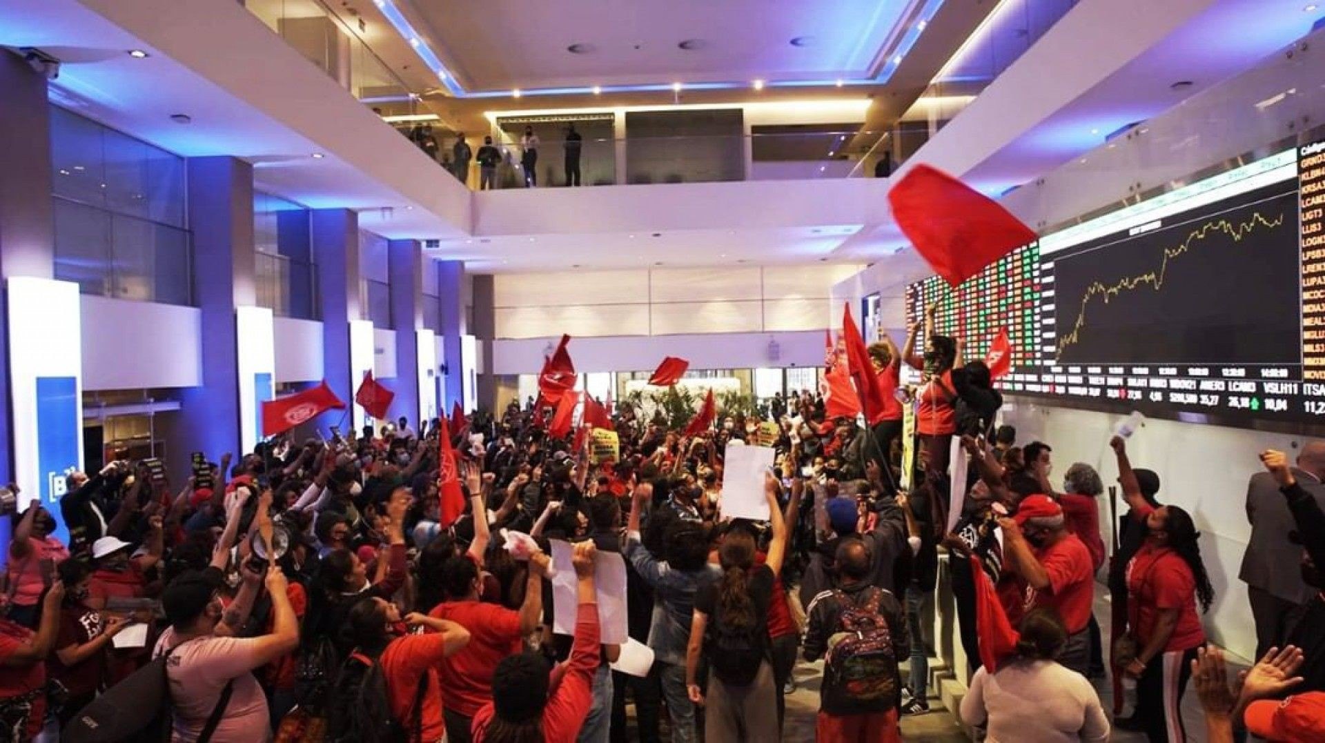 MTST invade Bolsa de Valores para protestar contra fome e inflação alta - Reprodução Instagram