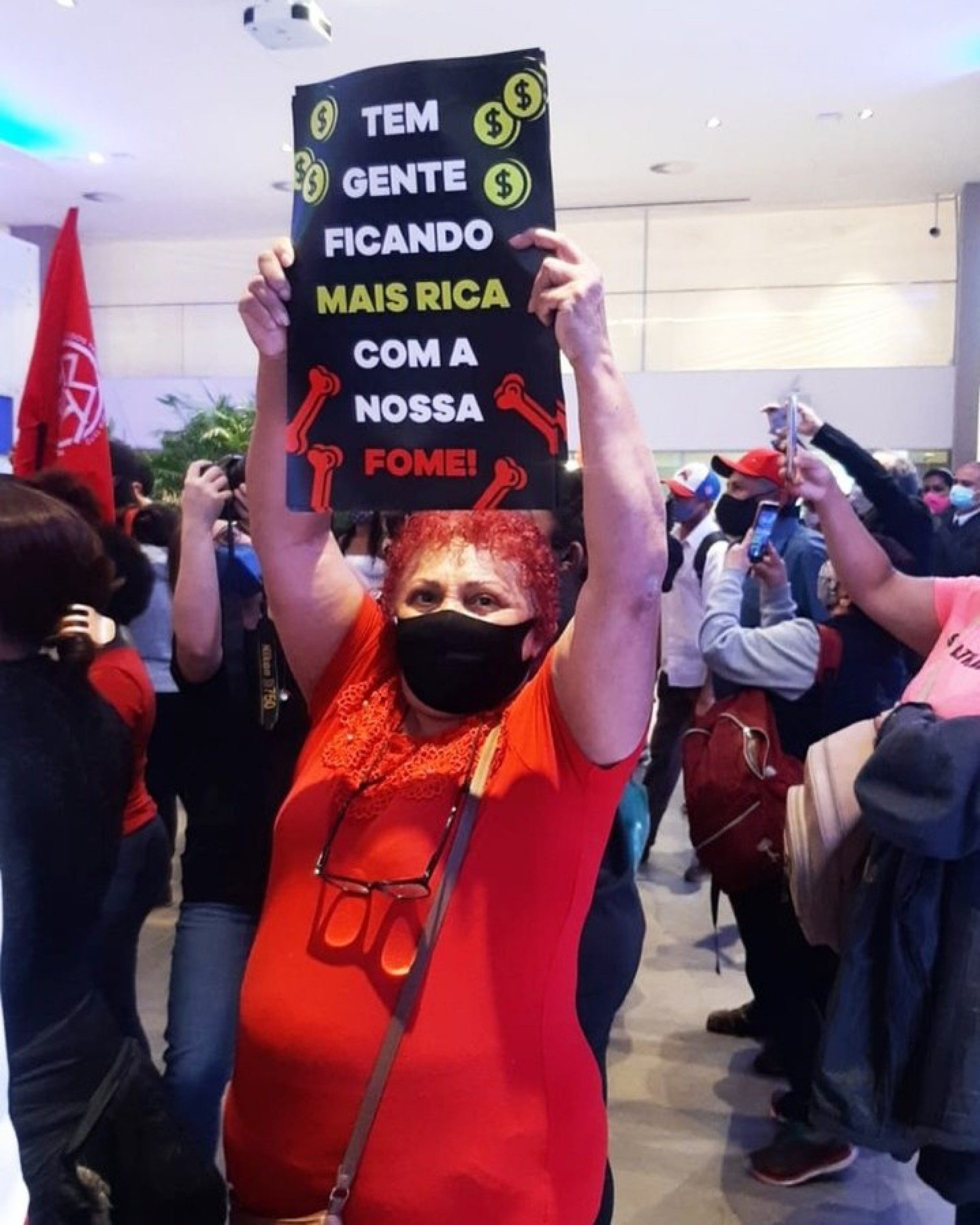 MTST invade Bolsa de Valores para protestar contra fome e inflação alta - Reprodução Instagram