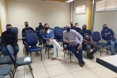 Delegado da 151ª DP e equipe se reúnem com responsáveis por empresas de motoboys