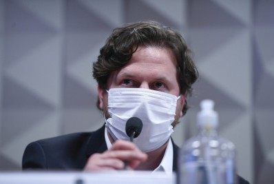 CPI da Covid: viagens de Danilo Trento e Flávio Bolsonaro a Las Vegas reforçam suspeitas dos senadores