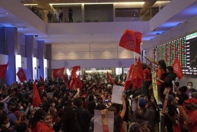 MTST invade Bolsa de Valores para protestar contra fome e inflação alta