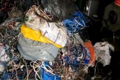 Força-tarefa apreende uma tonelada de fios e cobre em ferros-velhos na Região Central do Rio