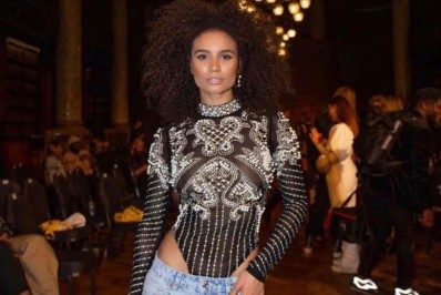 Ex-bailarina do Faustão aposta em look avaliado em cerca de R$ 800 mil no London Fashion Week