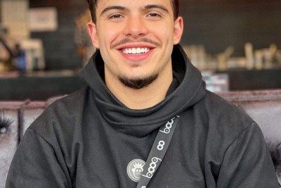 Thomaz Costa debocha do suposto affair de Duda Reis e João Guilherme