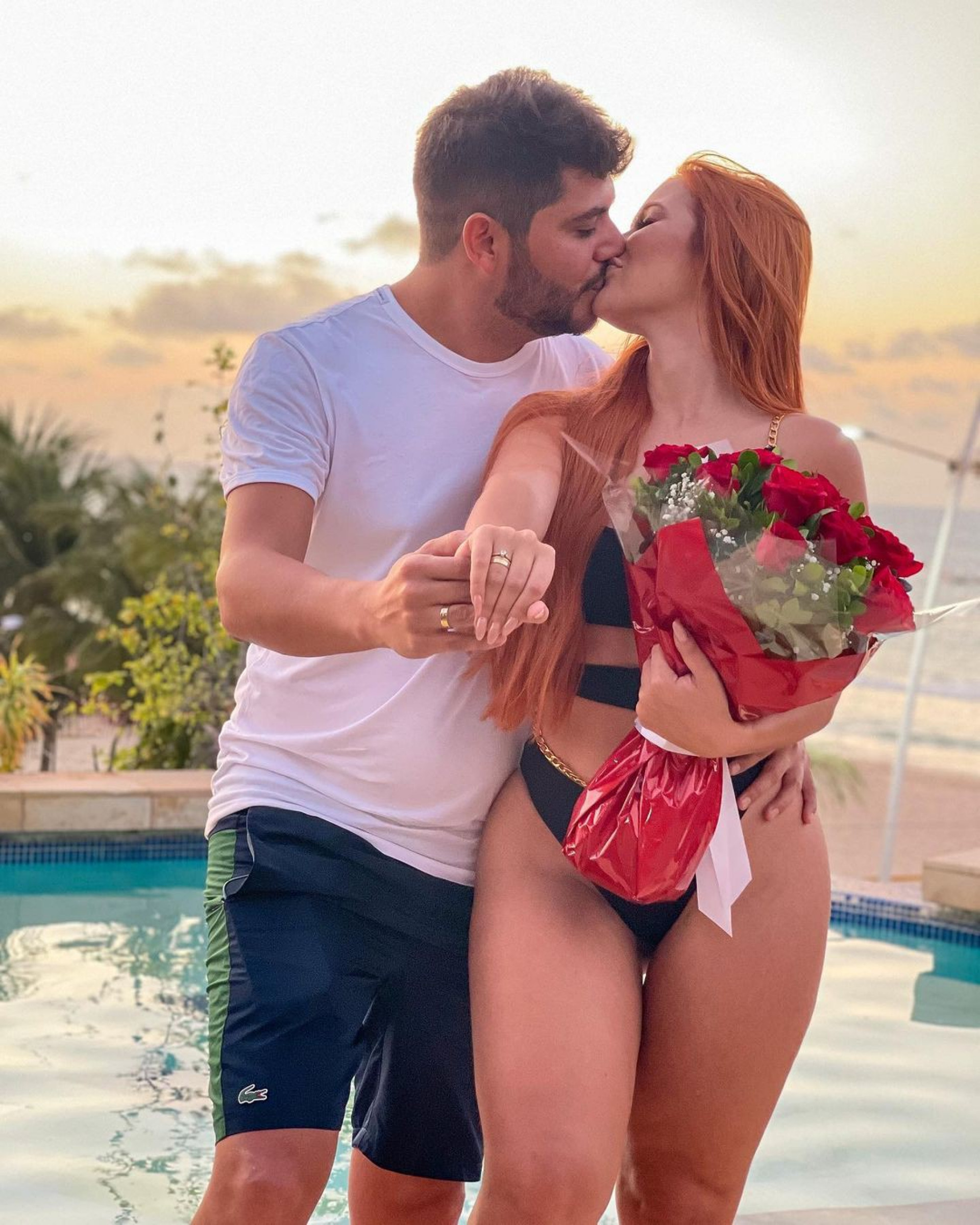 Mirela Janis e Yugnir ficam noivos - Reprodução de internet