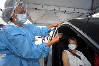 Prefeitura Nova Iguaçu vacina todos os grupos neste sábado